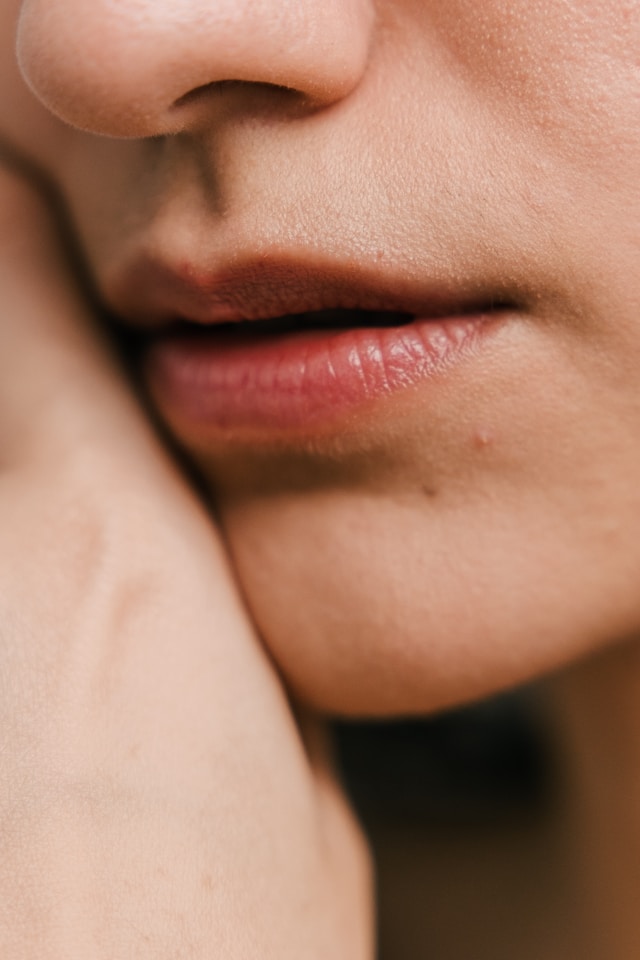 Хиалурон за устни